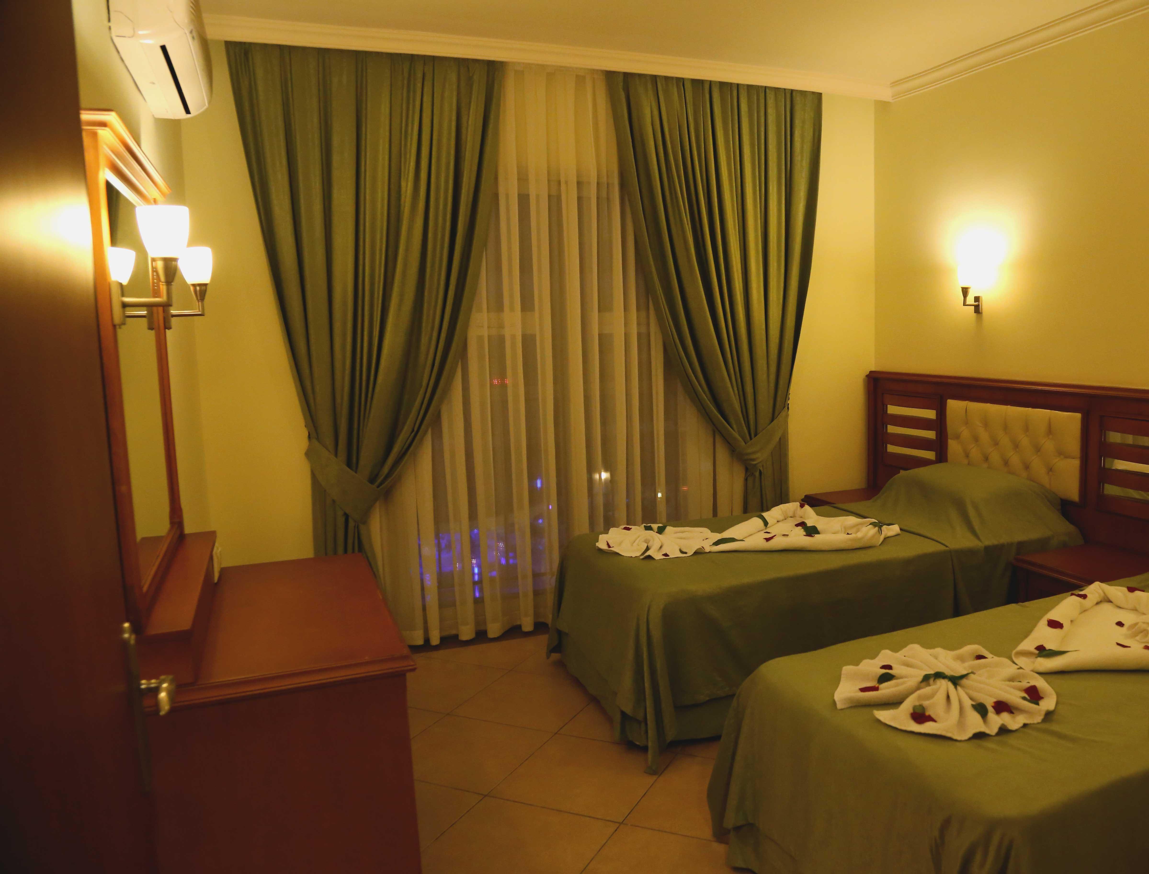 Club Karakas Apart Otel 马尔马里斯 外观 照片