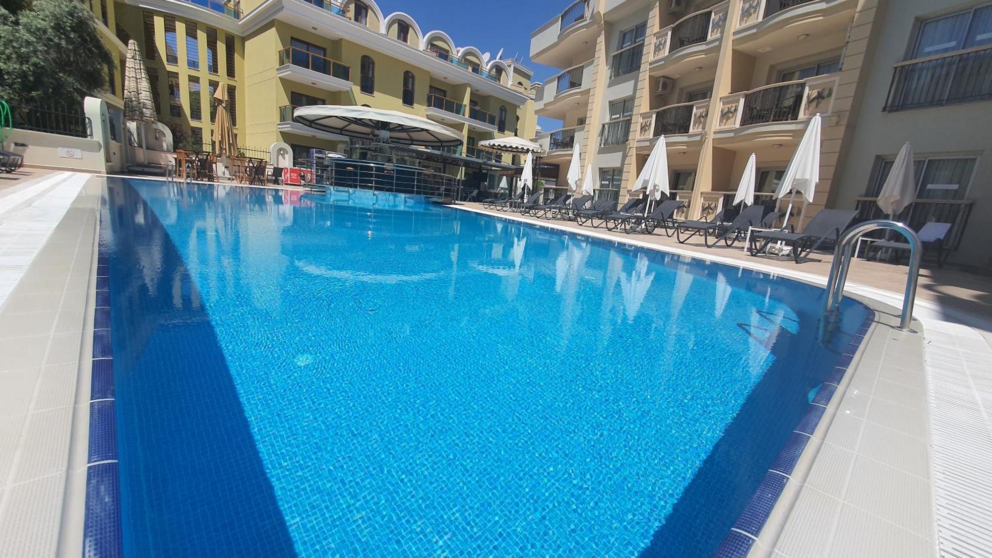 Club Karakas Apart Otel 马尔马里斯 外观 照片