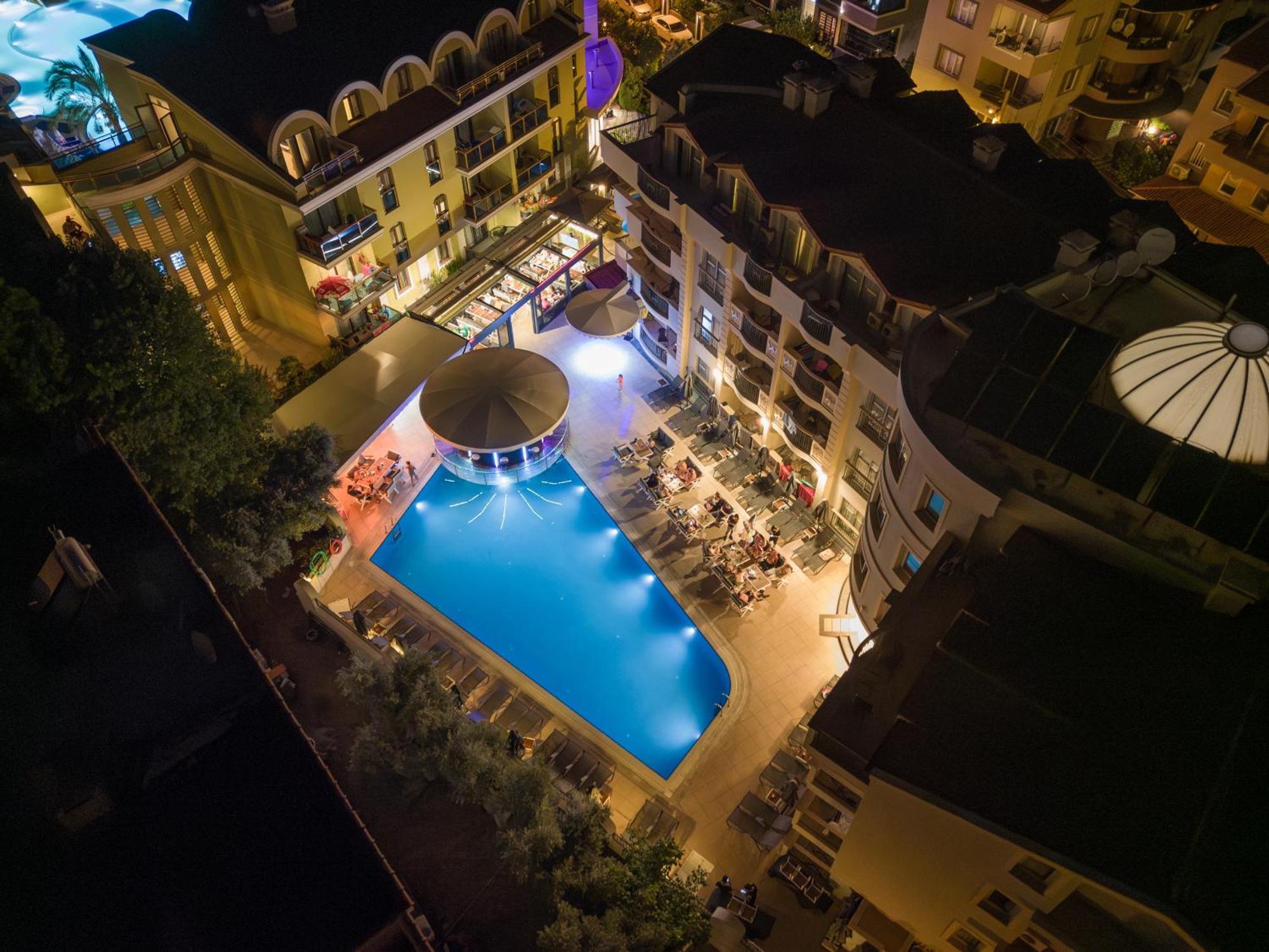 Club Karakas Apart Otel 马尔马里斯 外观 照片