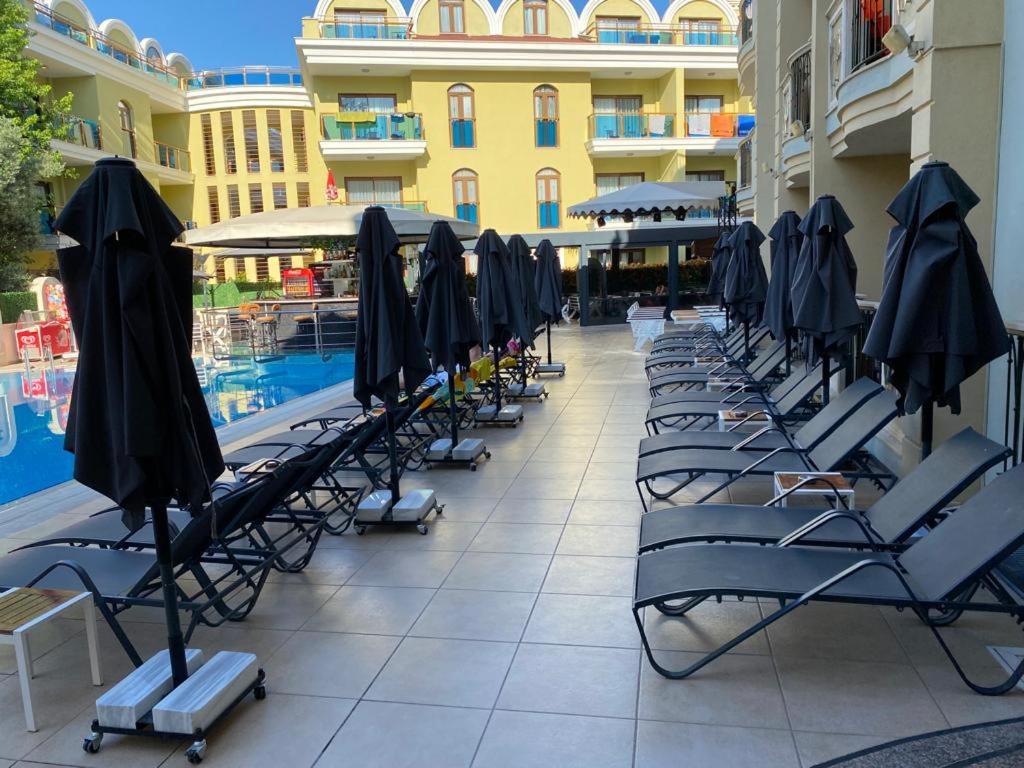Club Karakas Apart Otel 马尔马里斯 外观 照片