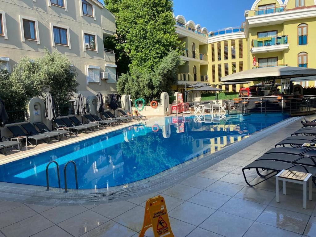 Club Karakas Apart Otel 马尔马里斯 外观 照片