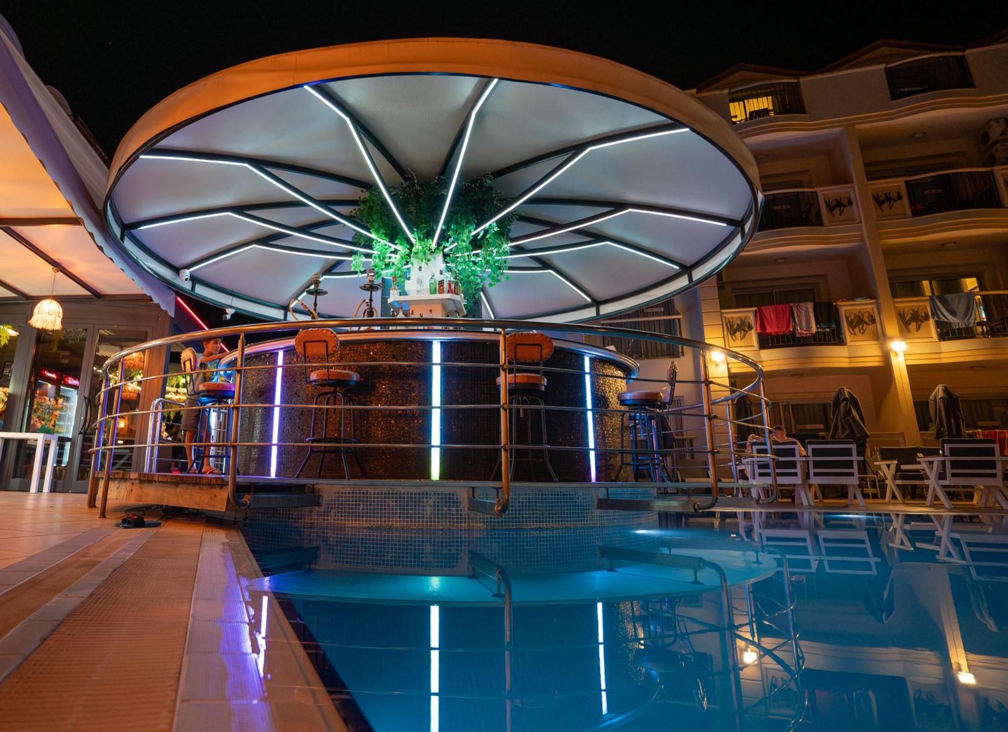 Club Karakas Apart Otel 马尔马里斯 外观 照片