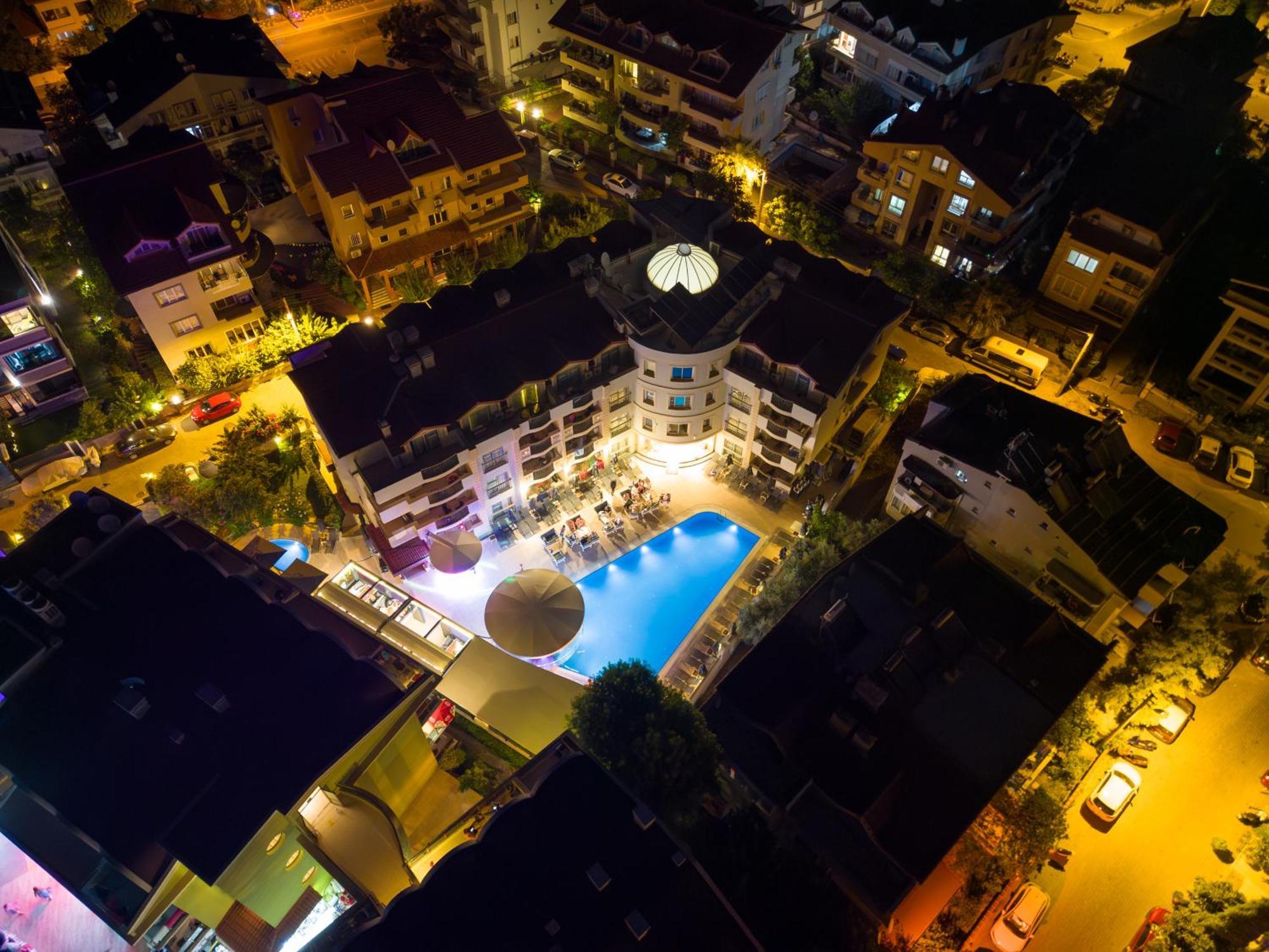 Club Karakas Apart Otel 马尔马里斯 外观 照片
