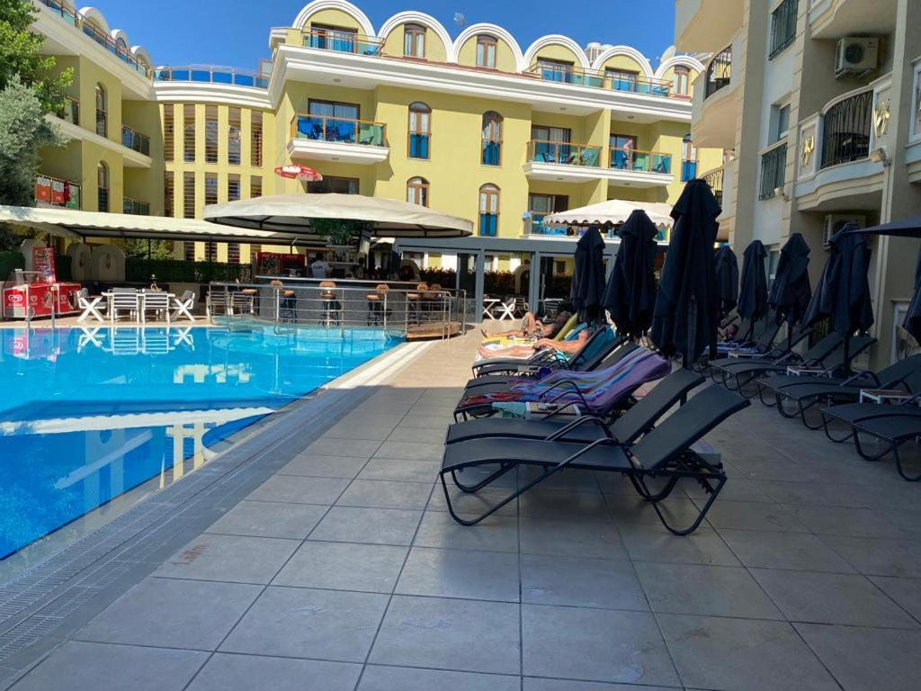 Club Karakas Apart Otel 马尔马里斯 外观 照片