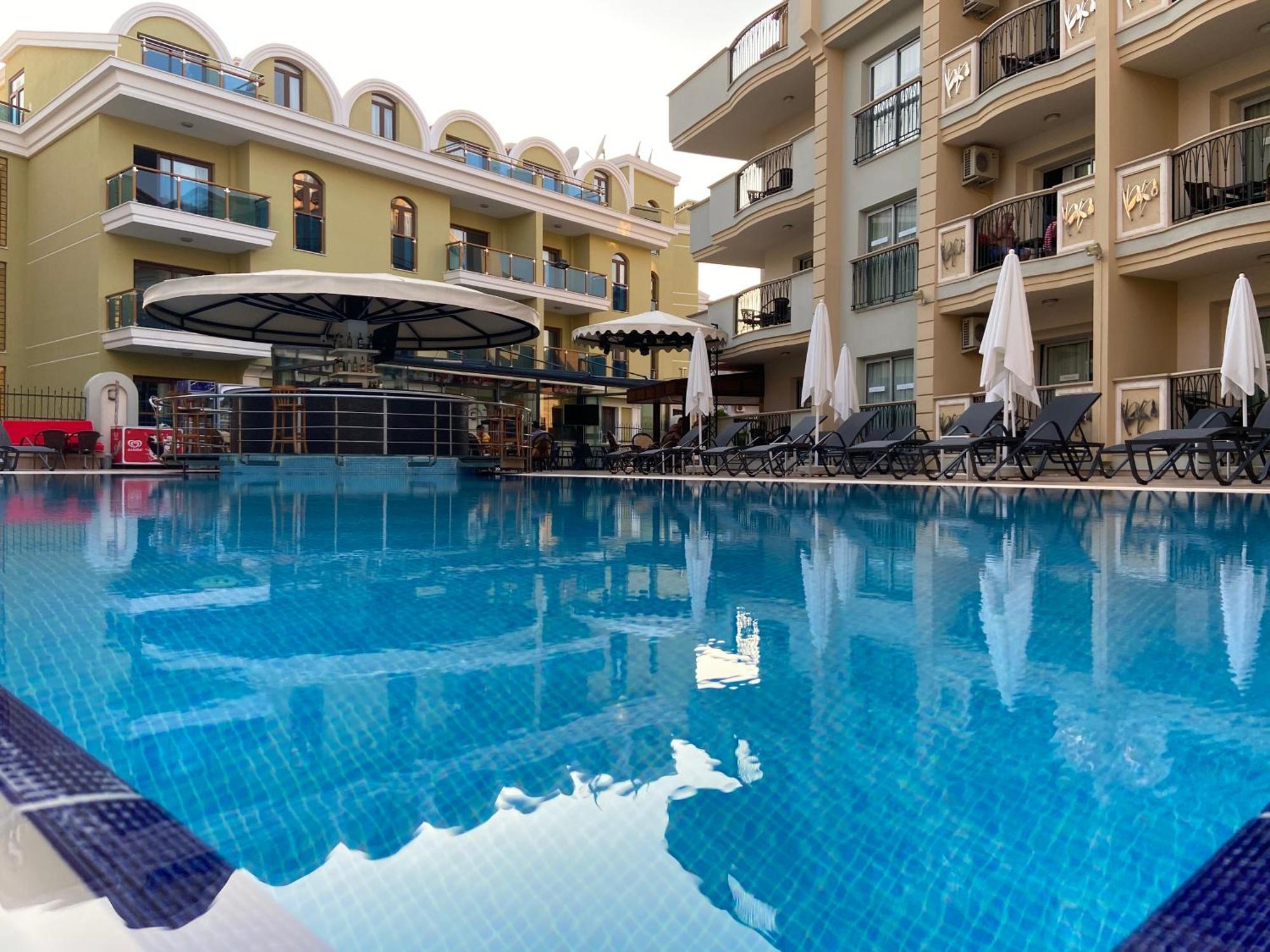 Club Karakas Apart Otel 马尔马里斯 外观 照片