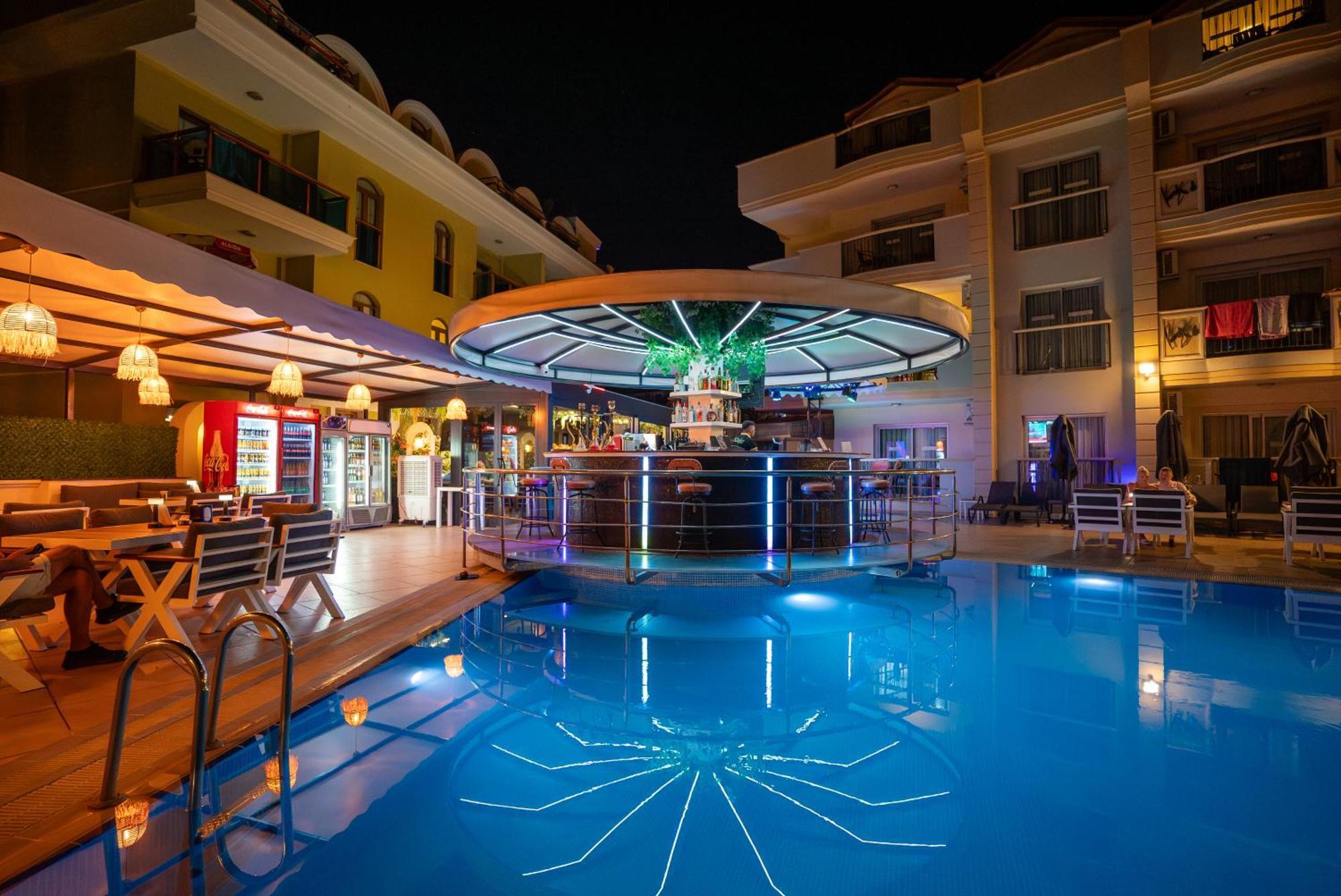 Club Karakas Apart Otel 马尔马里斯 外观 照片